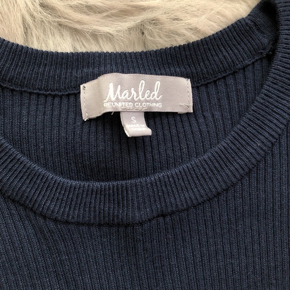 3/$30 ALL ITEMS WILL BE GONE BEFORE HOLIDAY AND NEGOTIABLE/BUY NOW! Bell Sleeve - Picture 3 of 3